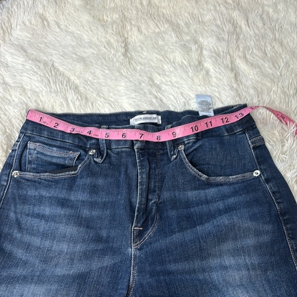 Good American Good Legs Crop - Picture 5 of 10